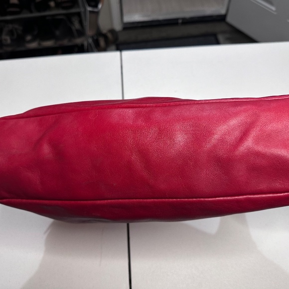 AUTHENTIC GUCCI - HORSEBIT MEDIUM RED LEATHER HOBO BAG (VINTAGE) - Picture 4 of 7